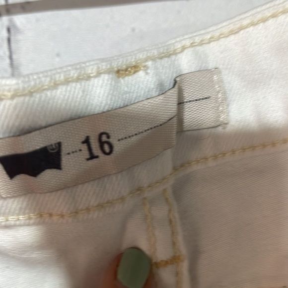 Levi’s Cream Stretch Denim Size 16 EUC - Picture 13 of 13